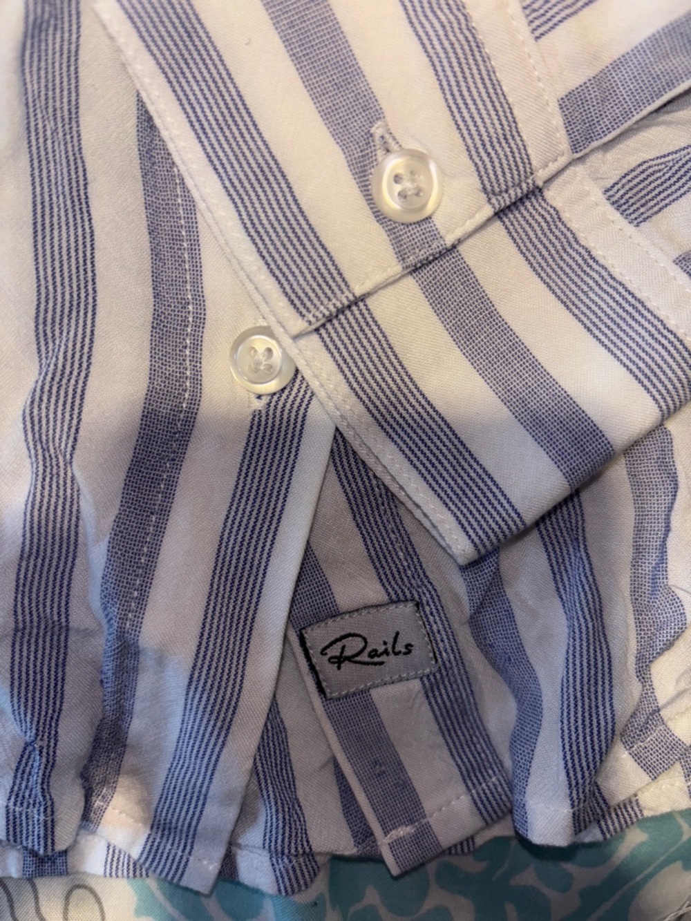 Rails button down - Picture 3 of 4